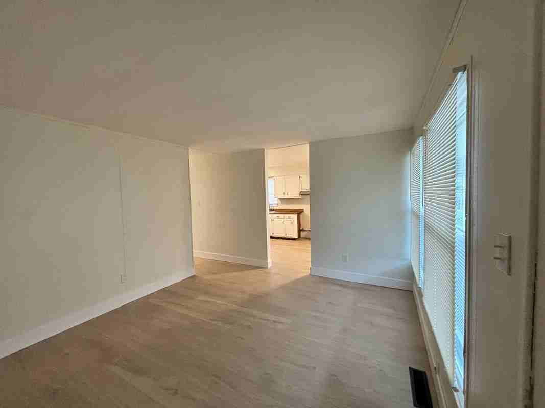 20436 Washburn St - Photo 2 of 10