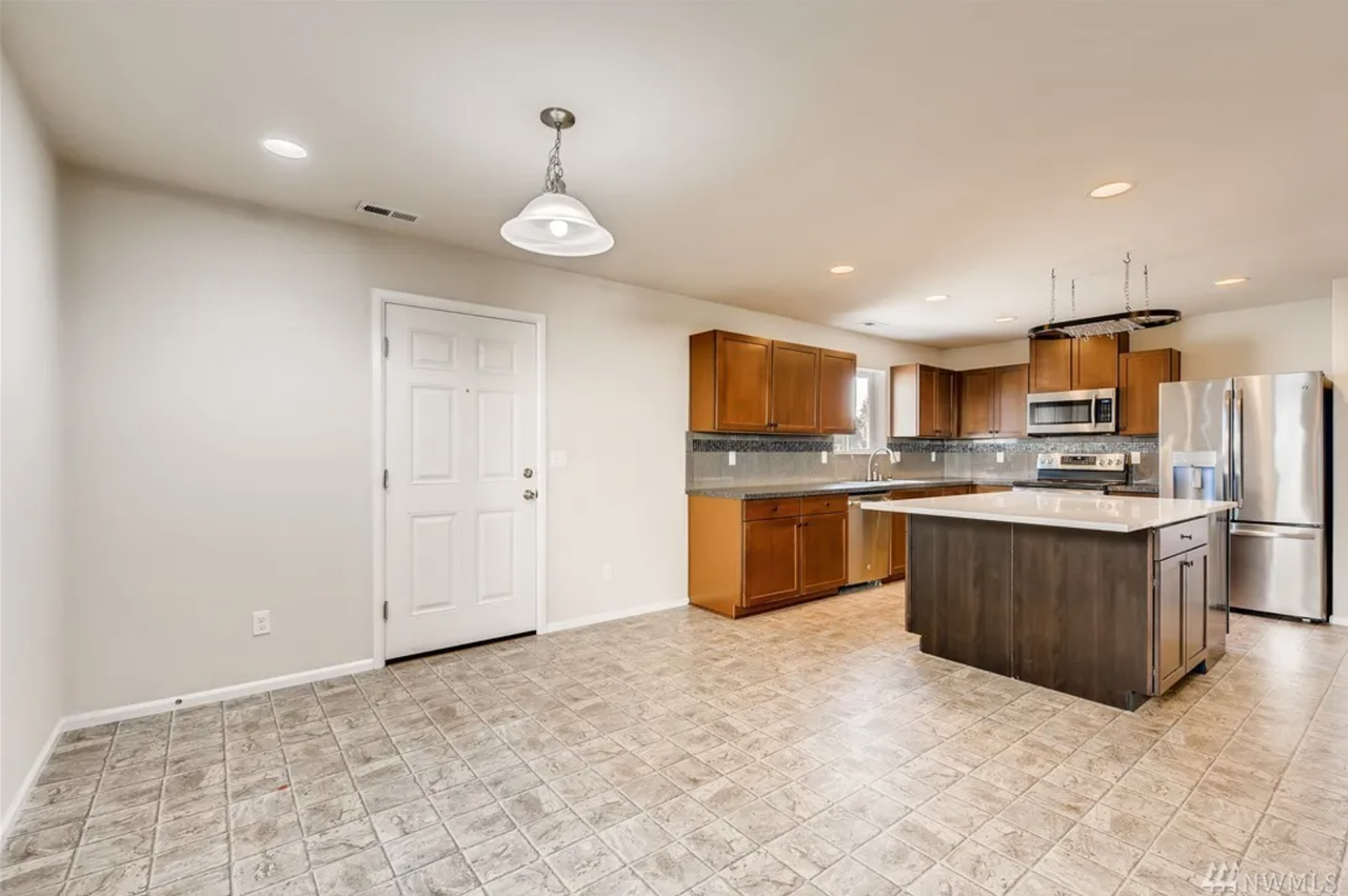 2408 Redwood Ct #NA - Photo 4 of 9