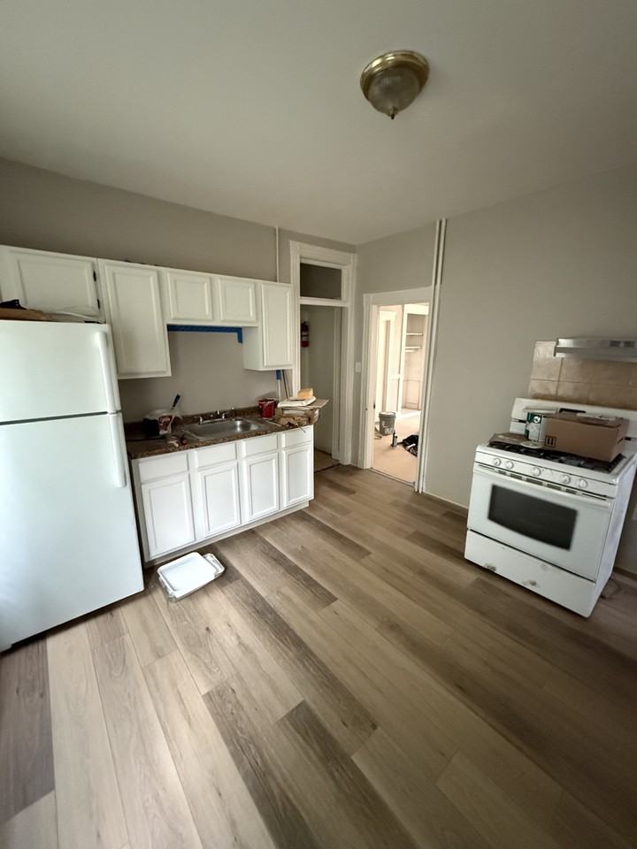 421 Geneva Ave #1 - Photo 4 of 16