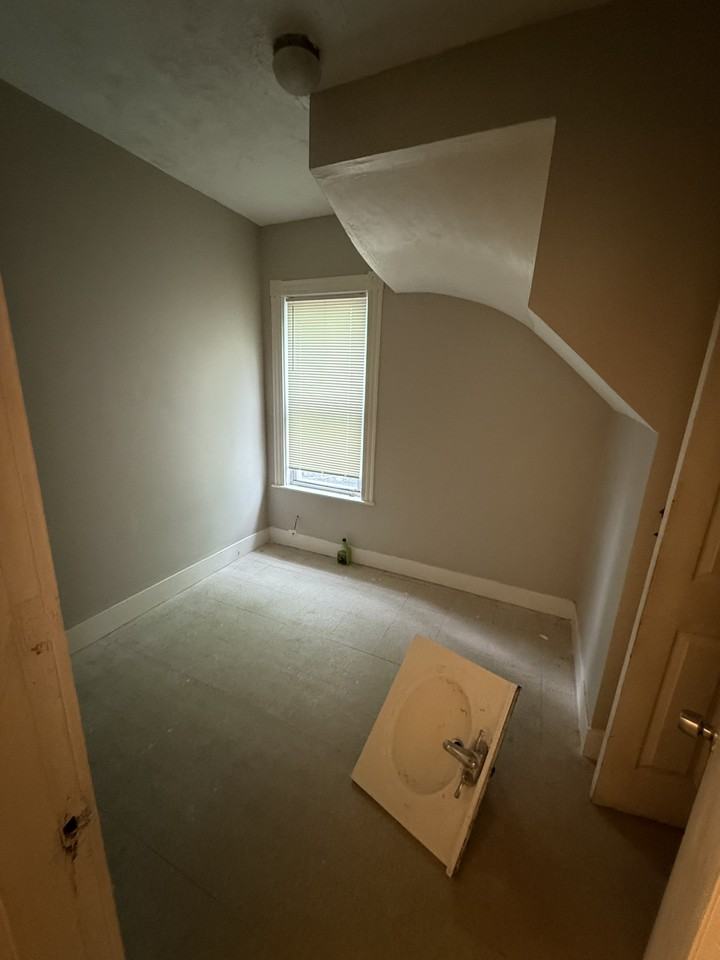 421 Geneva Ave #1 - Photo 6 of 16