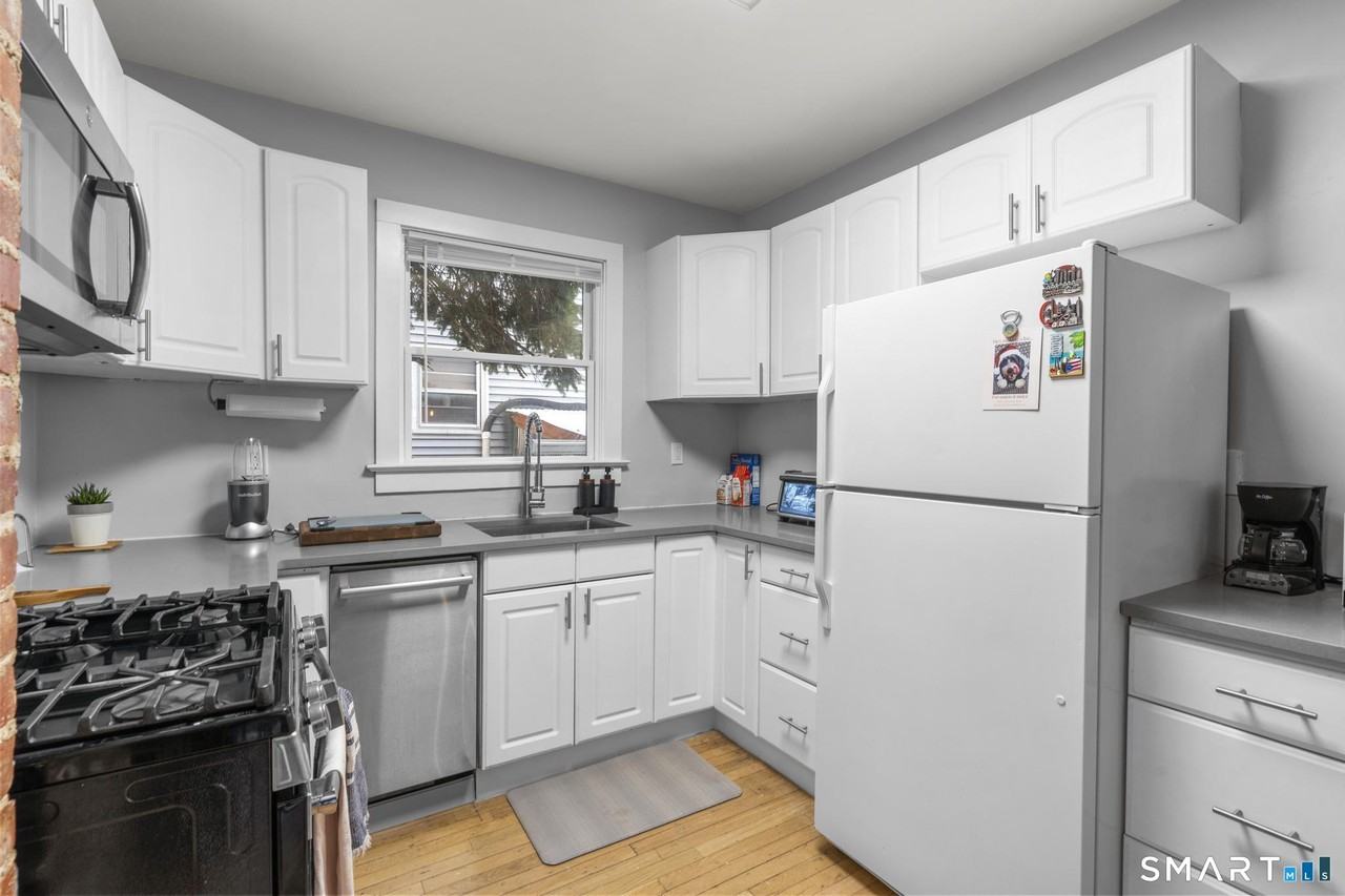 7 Willowbrook Pl #NA - Photo 3 of 20