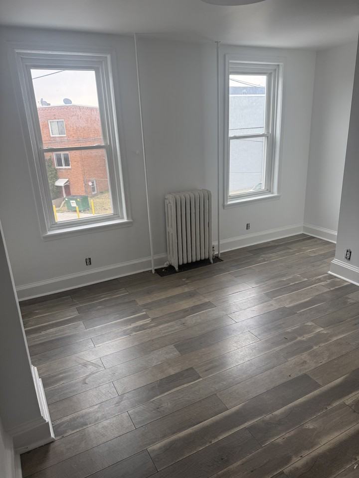 515 Fanshawe St #2 - Photo 3 of 23