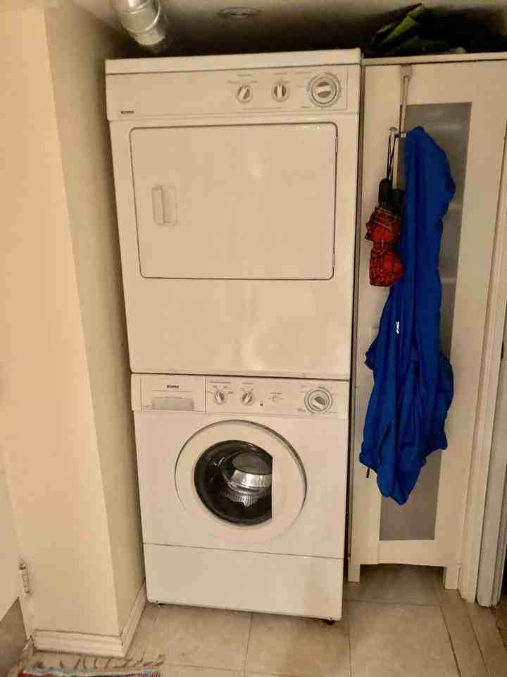 30 Glenlake Avenue - Photo 5 of 6