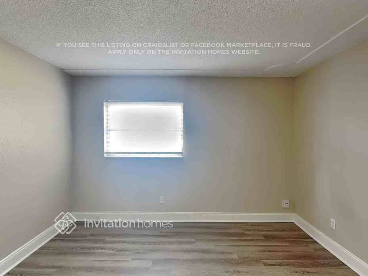 2240 Kansas St - Photo 4 of 19