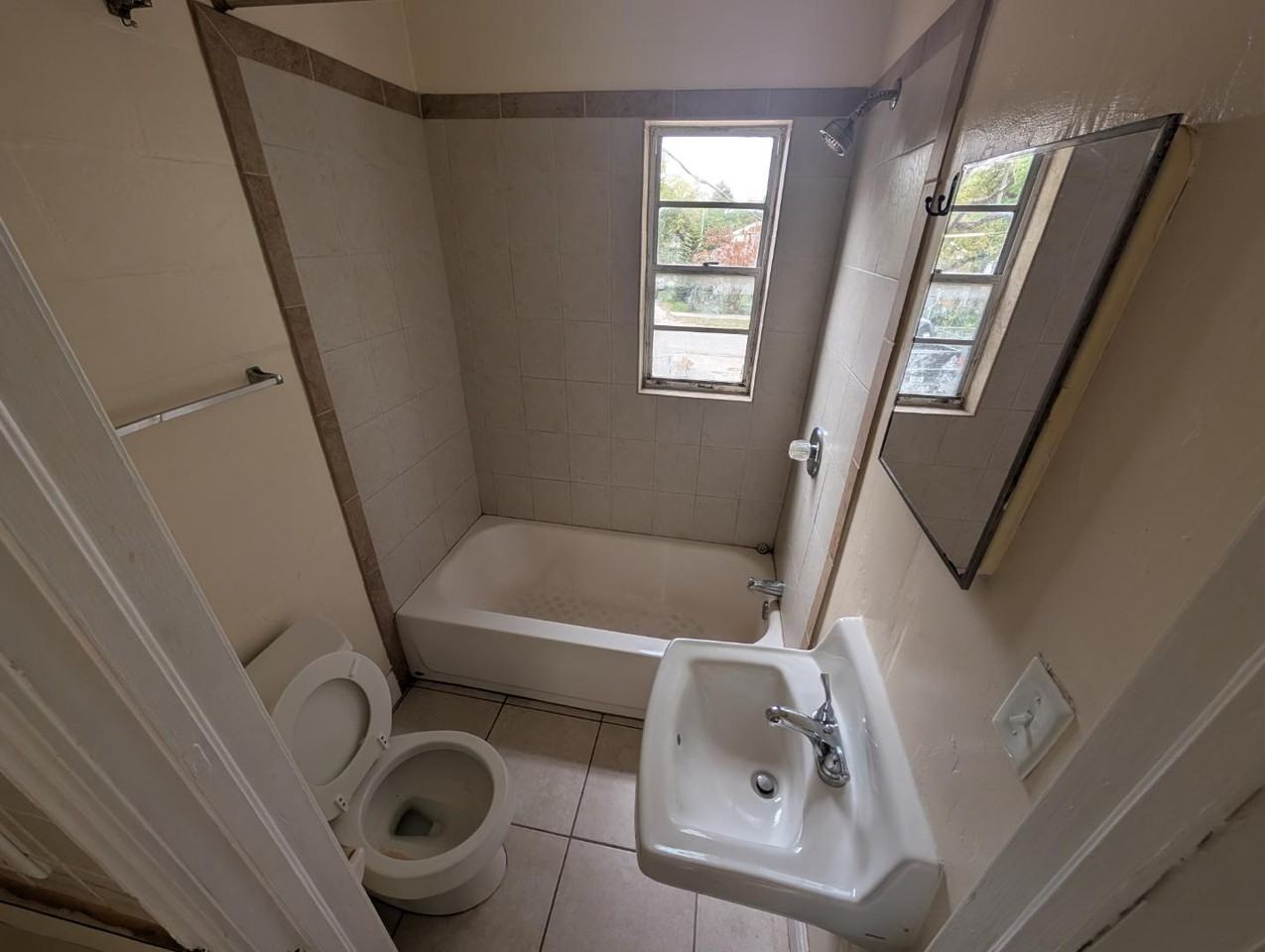 8312 N 11th St - Photo 6 of 9