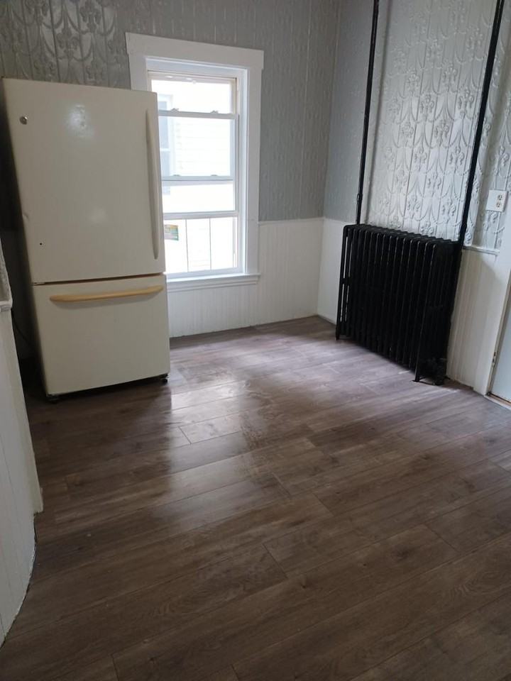 204 Blake St - Photo 3 of 16