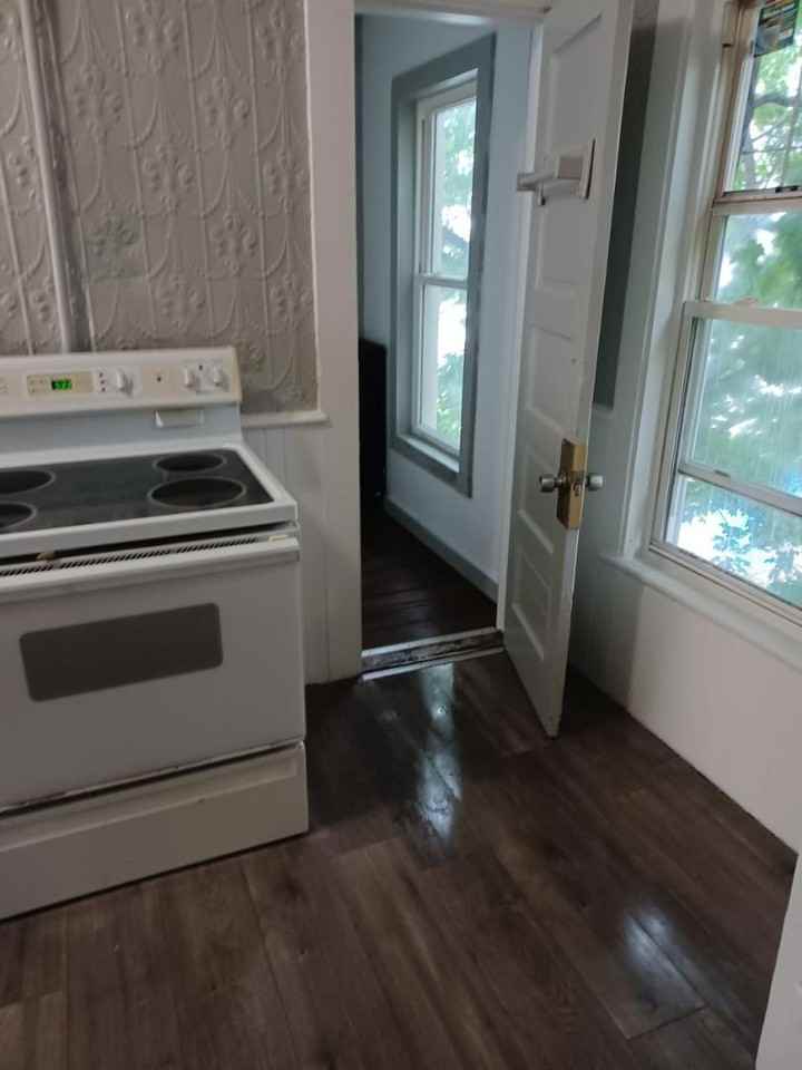 204 Blake St - Photo 5 of 16