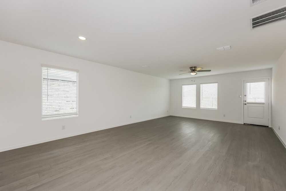 1426 Merlin Bluff St - Photo 5 of 16