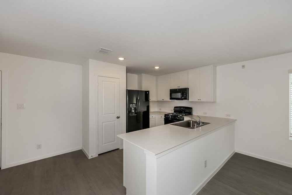 1426 Merlin Bluff St - Photo 6 of 16