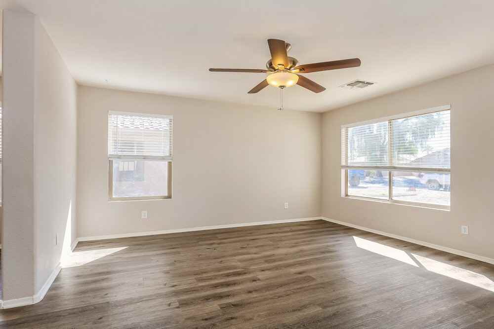 8560 W Mission Ln - Photo 3 of 16