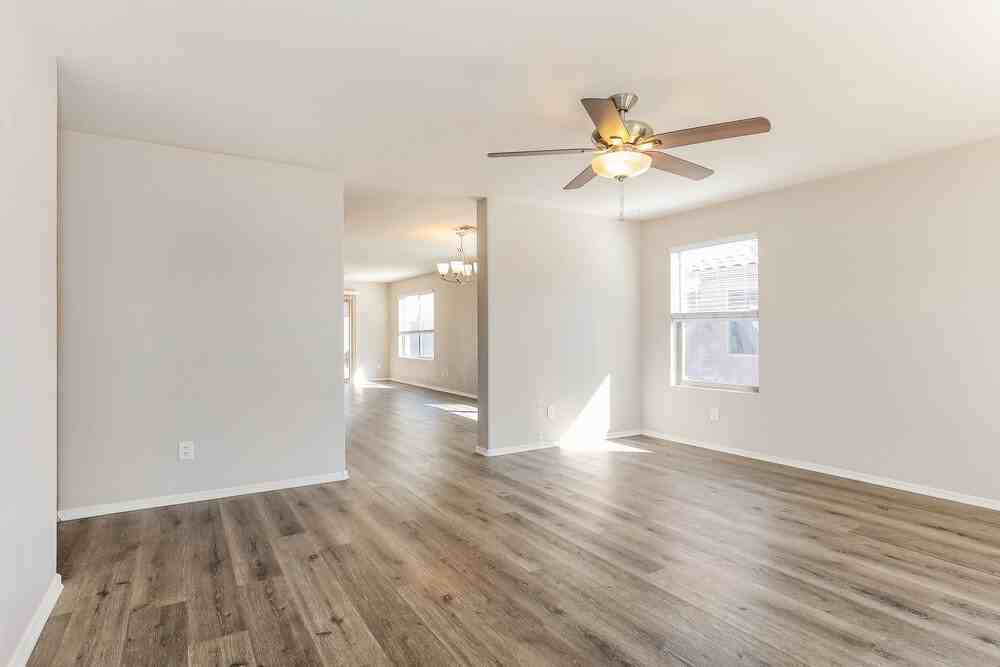 8560 W Mission Ln - Photo 4 of 16