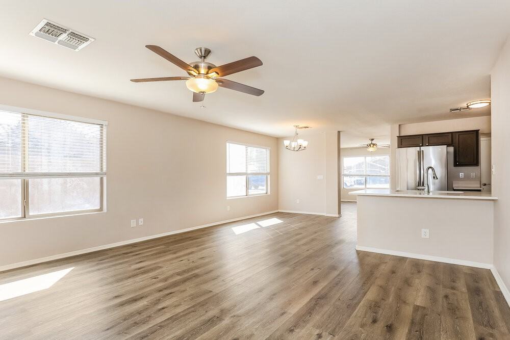 8560 W Mission Ln - Photo 5 of 16