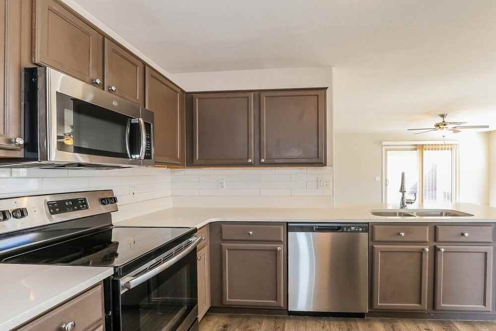 8560 W Mission Ln - Photo 7 of 16