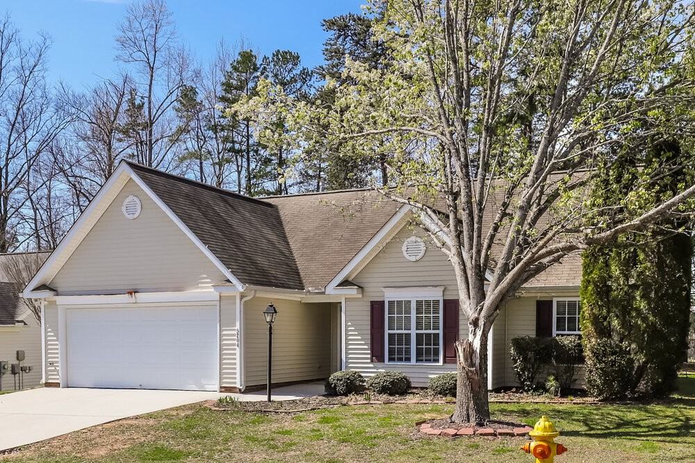 5204 Mount Hope Dr - Photo 3 of 16