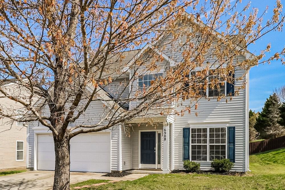 6908 Sequoia Hills Dr - Photo 4 of 17