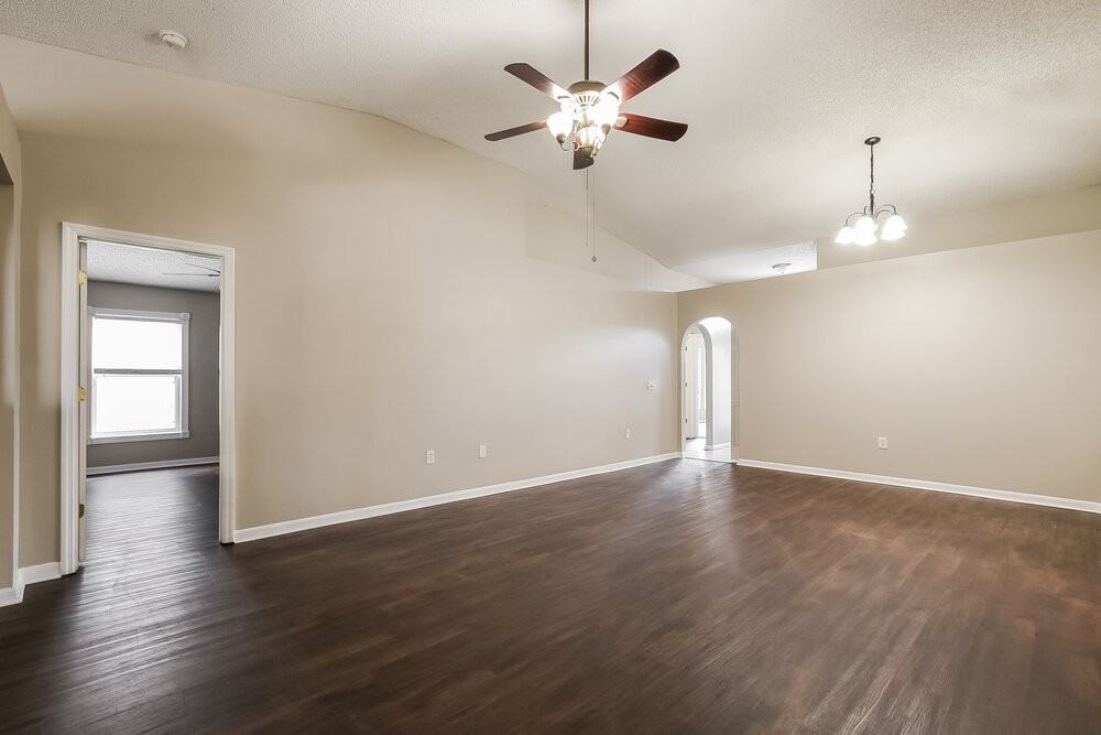 125 Sterling Pine St - Photo 3 of 16