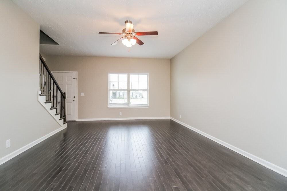 1728 Bellamy Ln - Photo 5 of 17