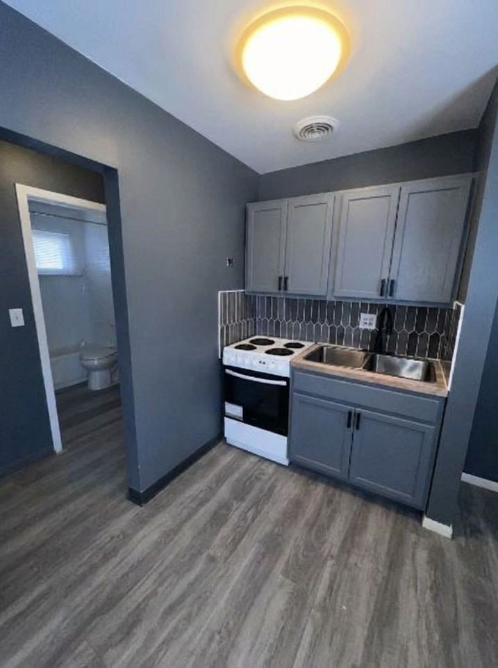 1952 Maryland Ave E #9 - Photo 2 of 10