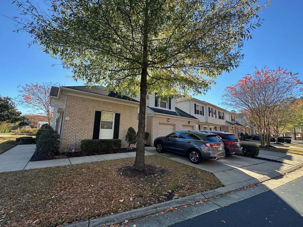 1463 Otterbourne Cir #1 - Photo 3 of 12