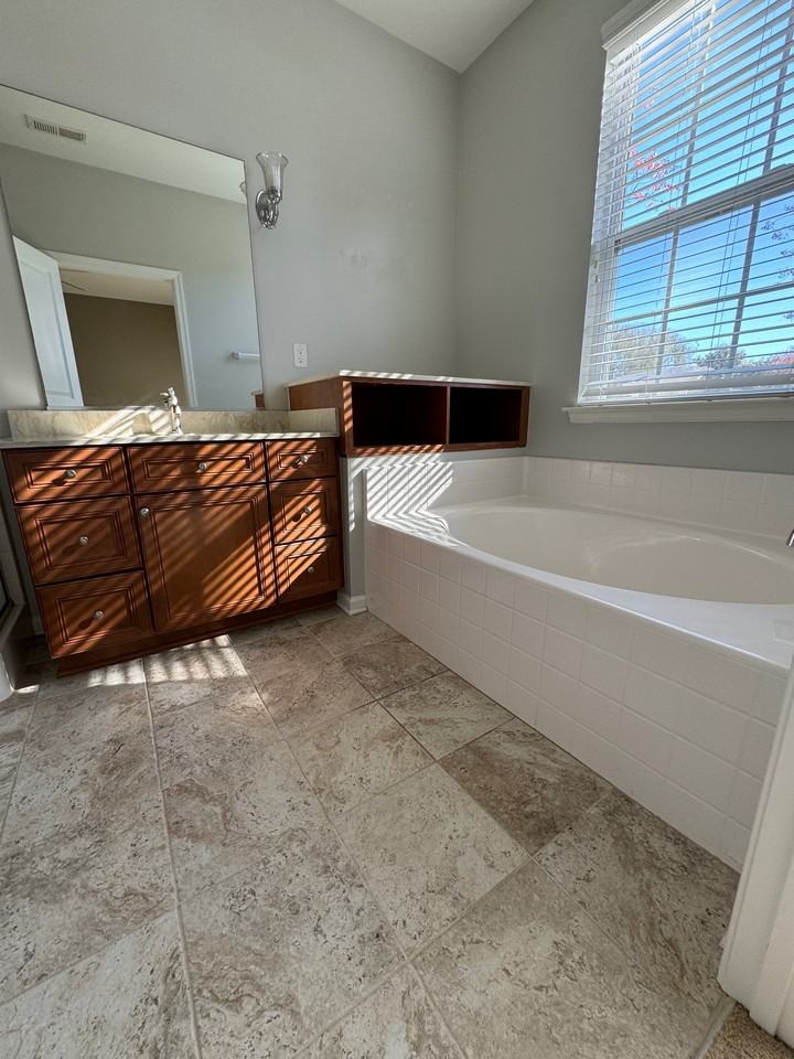 1463 Otterbourne Cir #1 - Photo 6 of 12