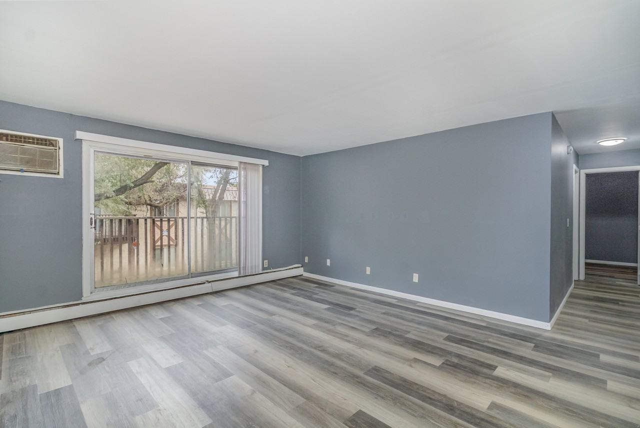 5301 Russell Ave N #105 - Photo 5 of 23