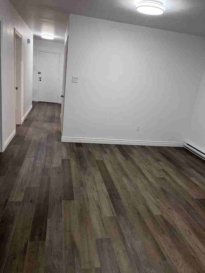 Avenue De Chateaubriand - Photo 3 of 5