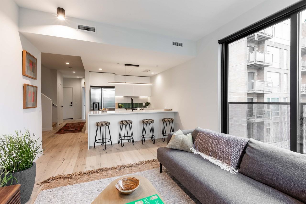 1101 Lodge Evanston - Photo 7 of 36