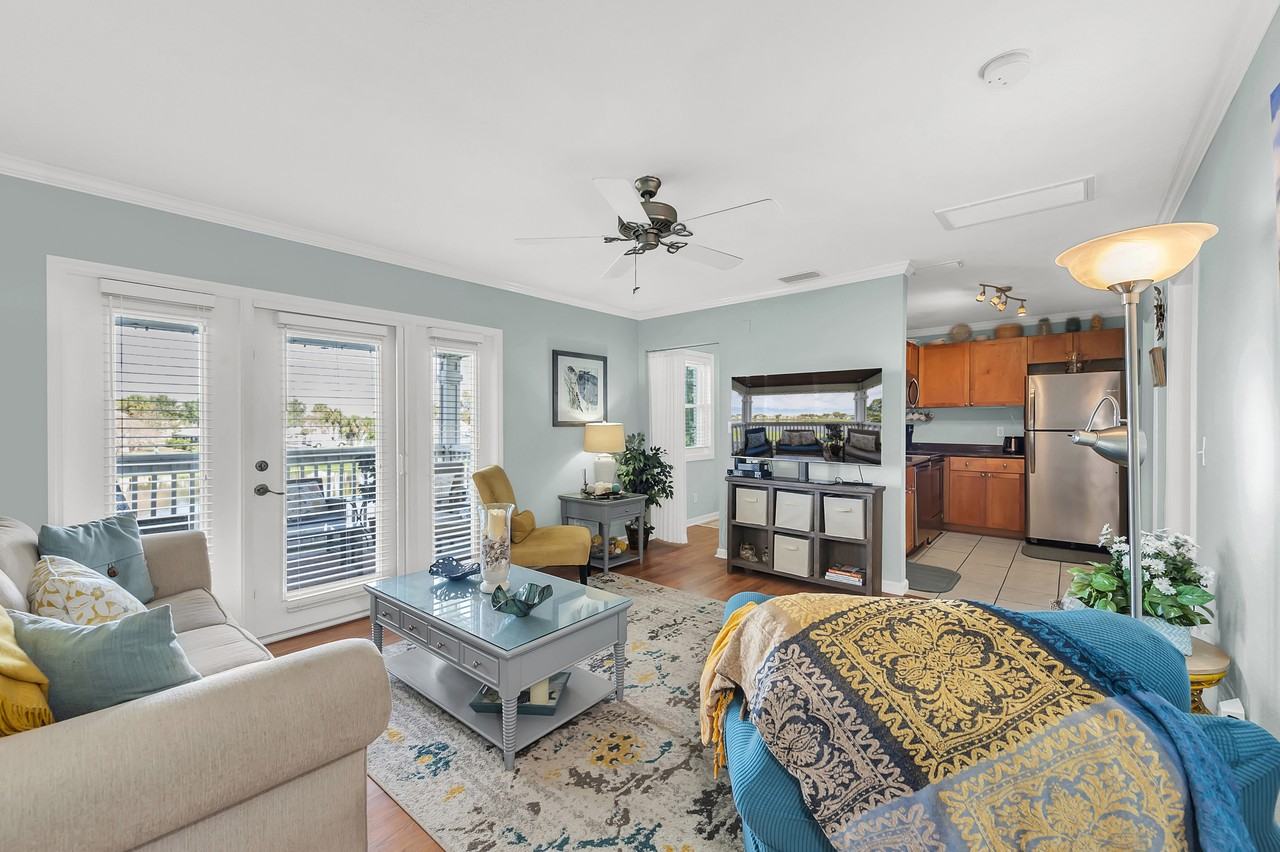 Seahorse Dr #H - Photo 3 of 35