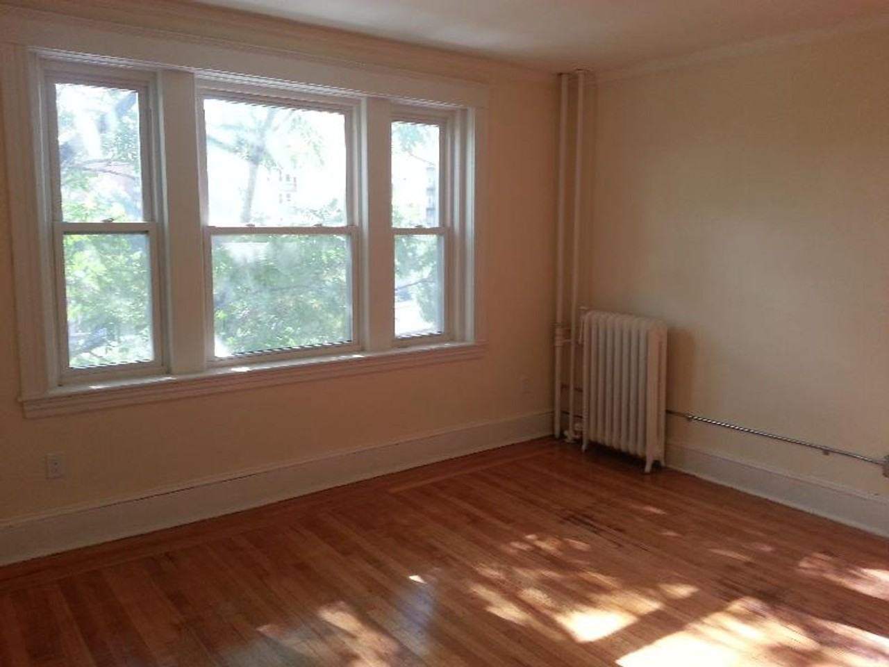 1617 Commonwealth Ave - Photo 6 of 17