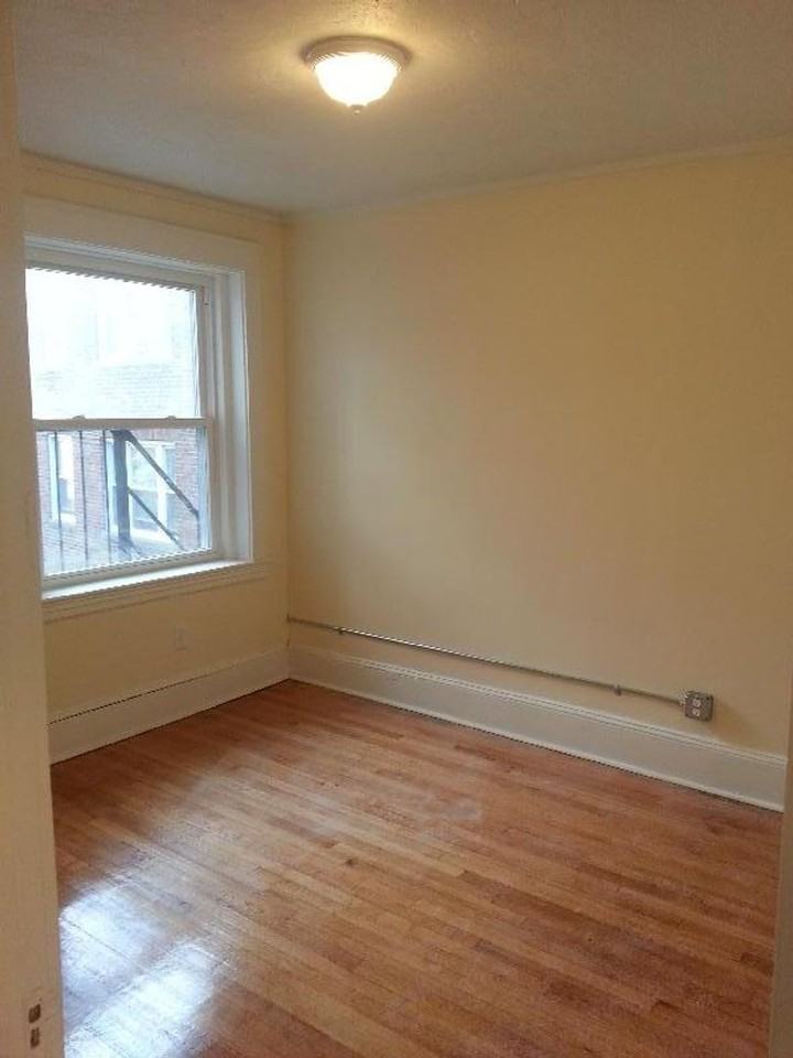 1617 Commonwealth Ave - Photo 7 of 17