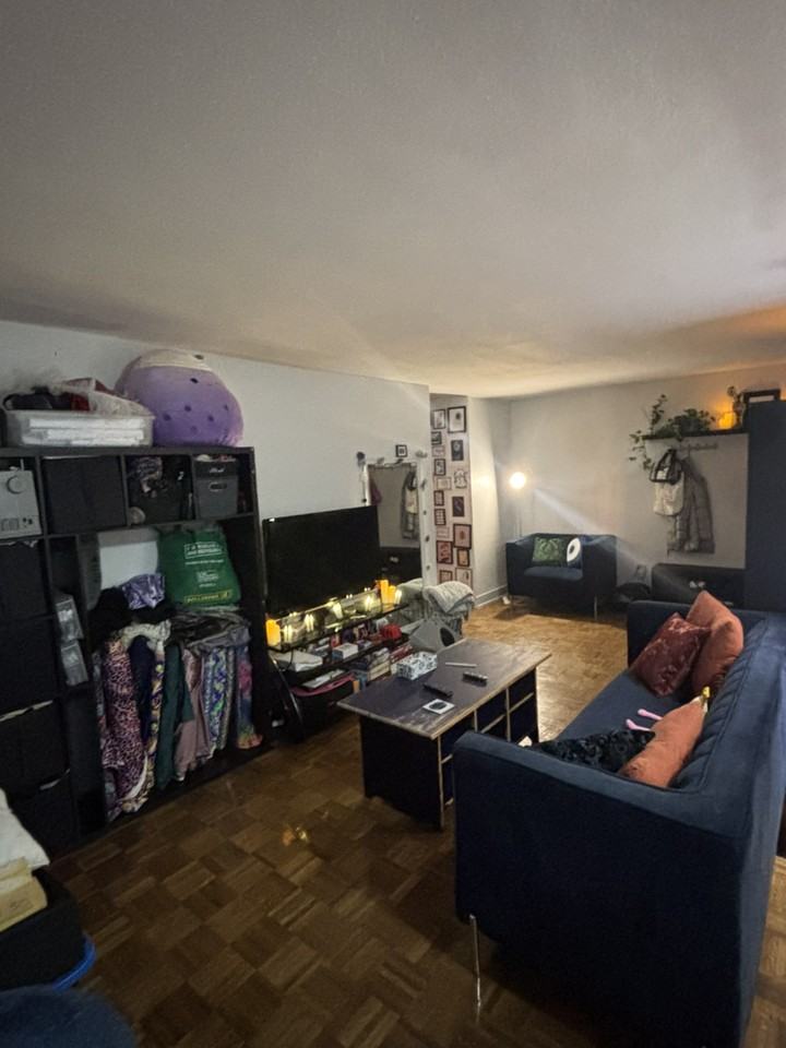 225 Davisville Ave - Photo 2 of 10