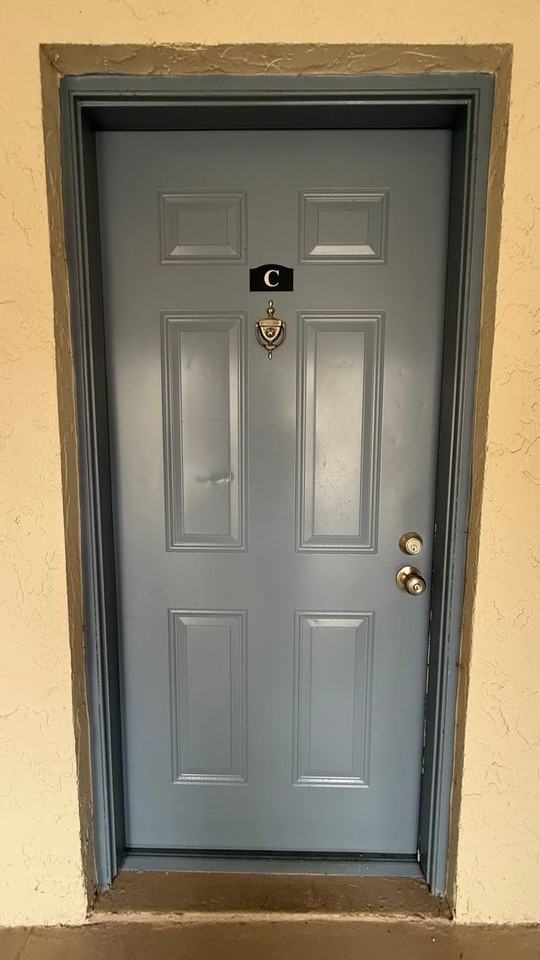 1500 Lake Crystal Dr - Photo 2 of 24