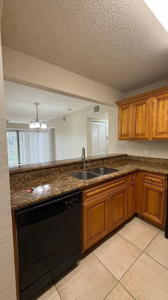 1500 Lake Crystal Dr - Photo 4 of 24