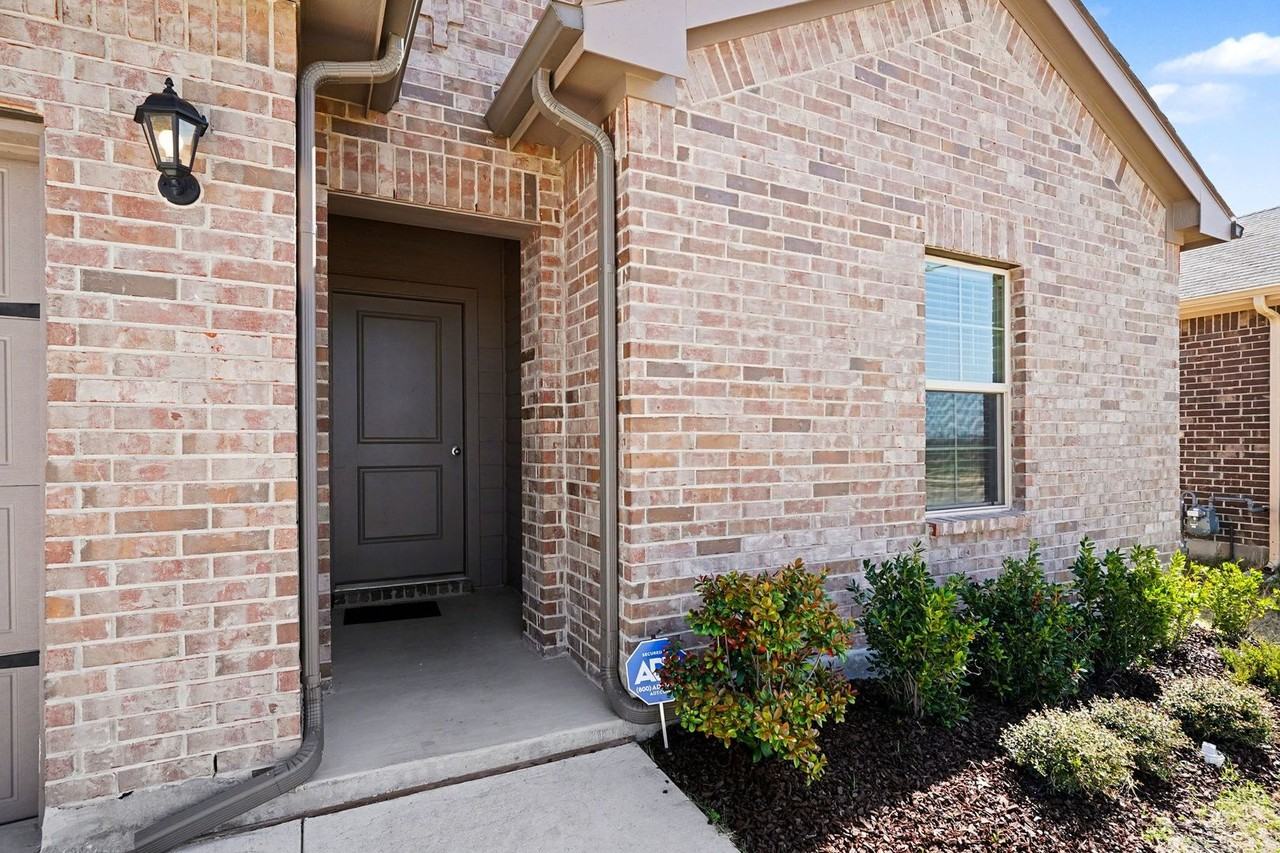 8460 Big Apple Dr - Photo 2 of 27
