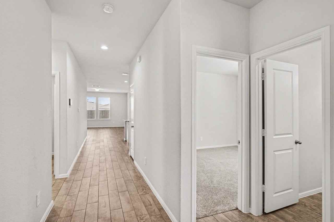 8460 Big Apple Dr - Photo 3 of 27