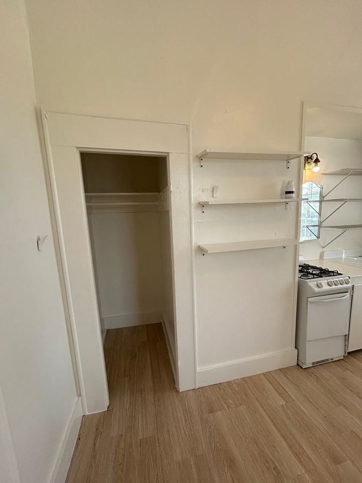 703 Salem St #7 - Photo 4 of 12