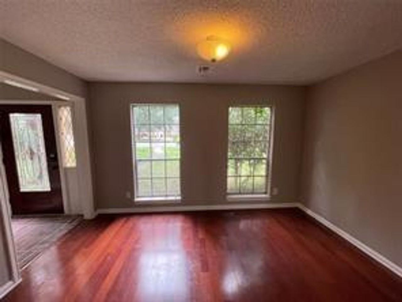 12019 Willow Ln - Photo 4 of 9