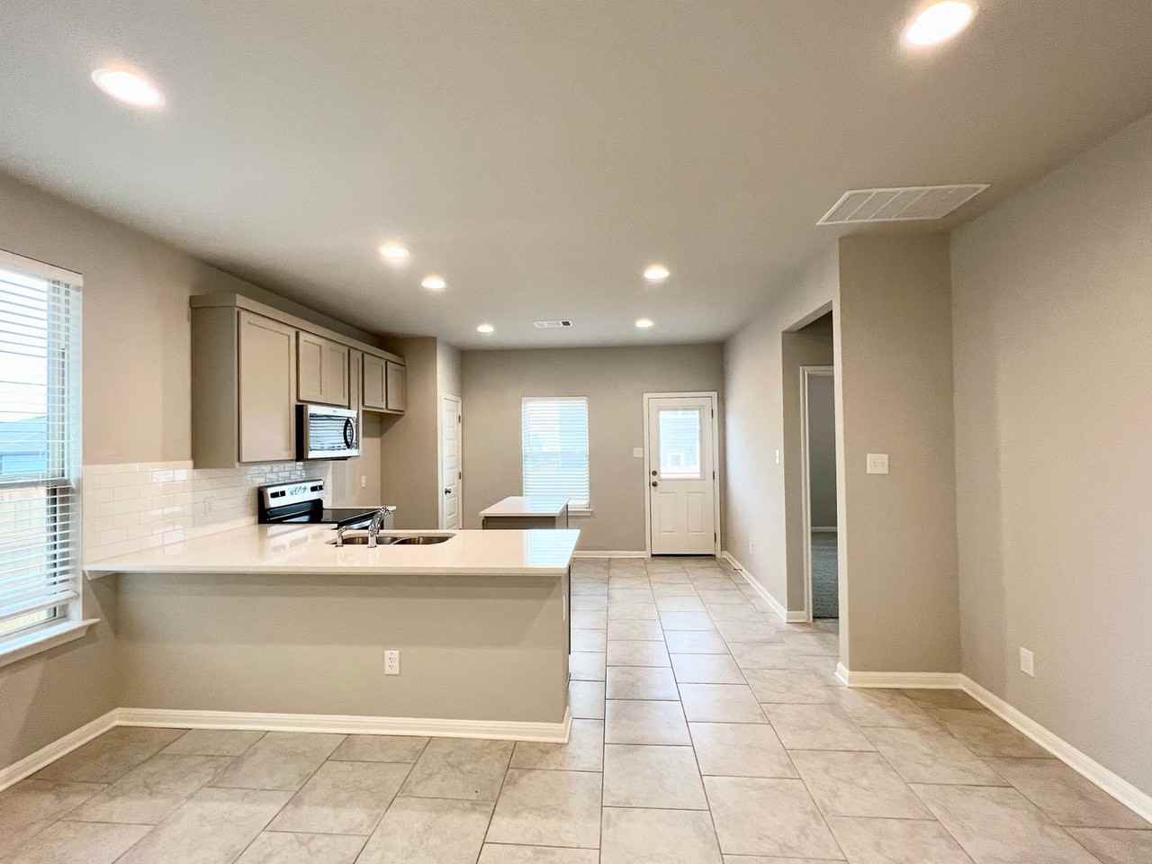 137 Kellys Heroes Way - Photo 5 of 20