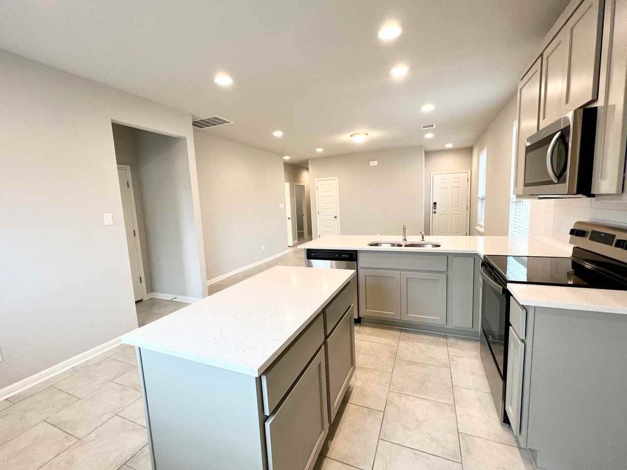 137 Kellys Heroes Way - Photo 7 of 20