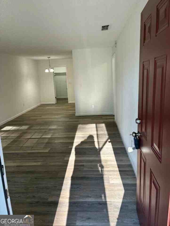 695 Douglas Dr - Photo 2 of 16