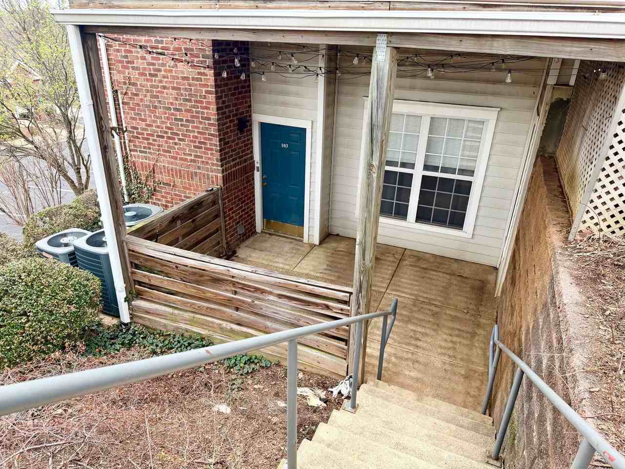 810 Beverley Dr #103 - Photo 3 of 35