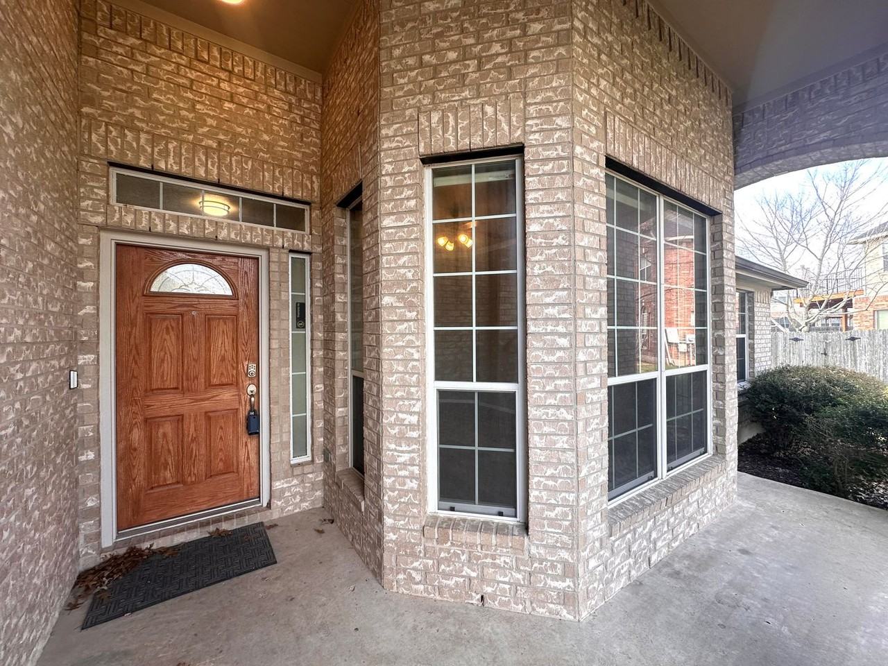 2609 Pumpkin Ridge Ct - Photo 4 of 33