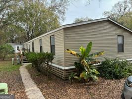 featured image of 215 Lynn Dr