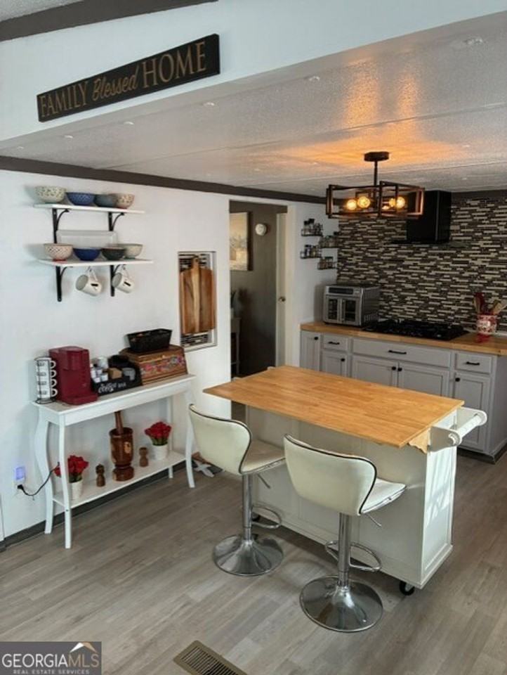 215 Lynn Dr - Photo 6 of 20