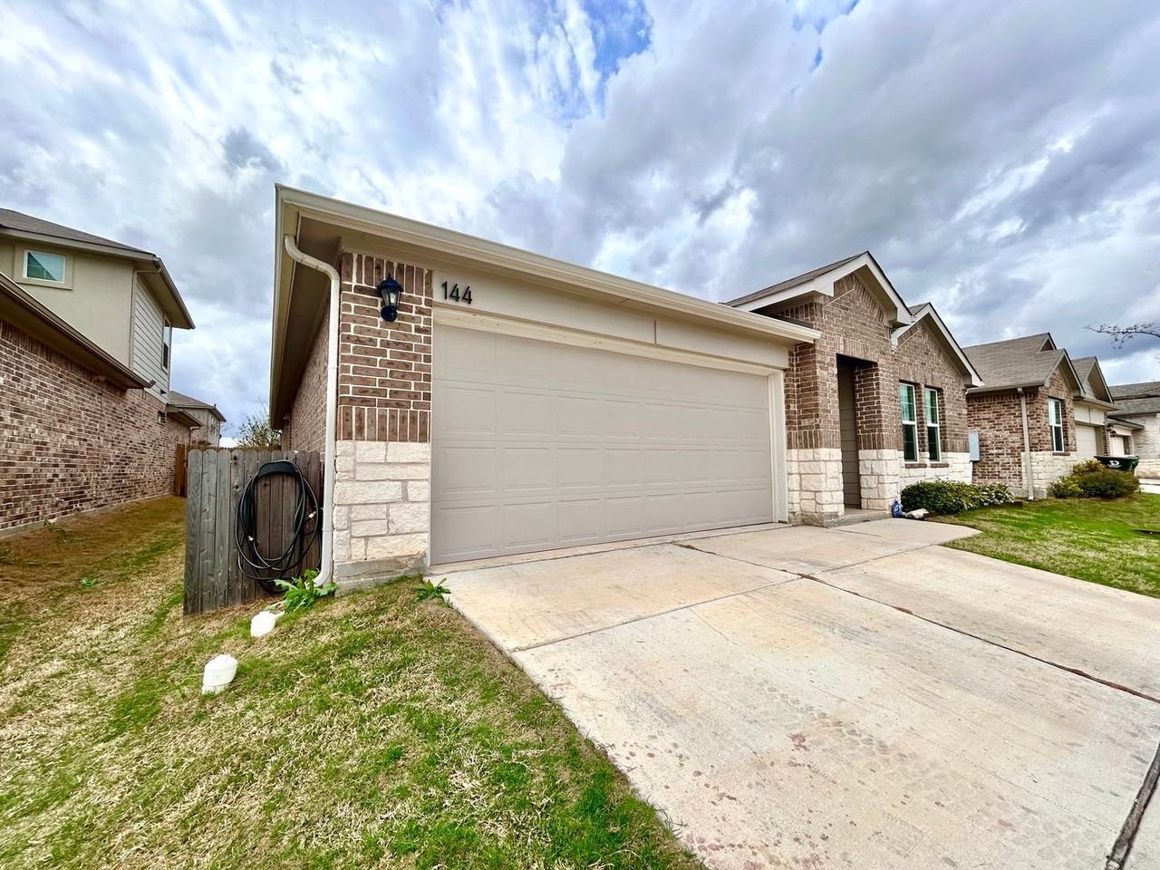 144 Callado Cir - Photo 2 of 37