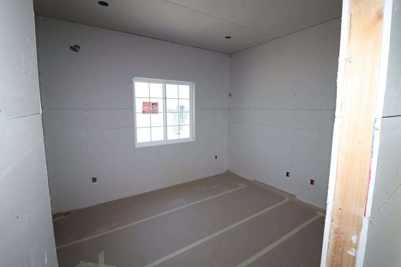 684 N Cambridge St - Photo 5 of 9