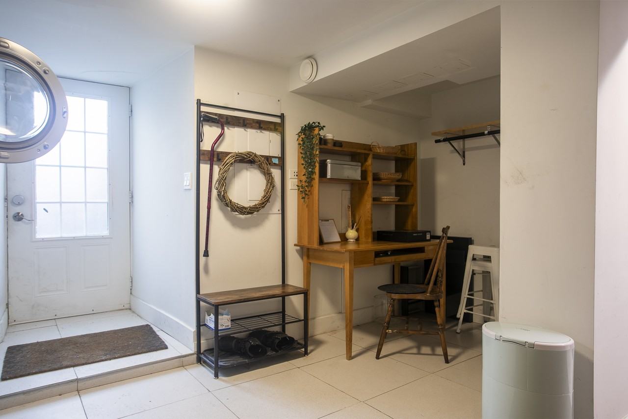 110 Barton Street East - Photo 3 of 11