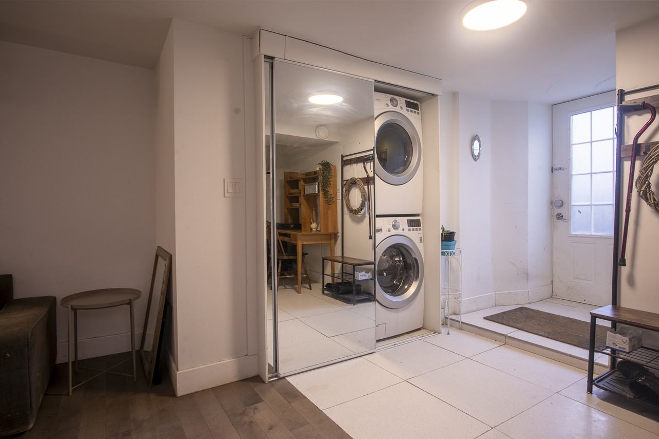 110 Barton Street East - Photo 6 of 11