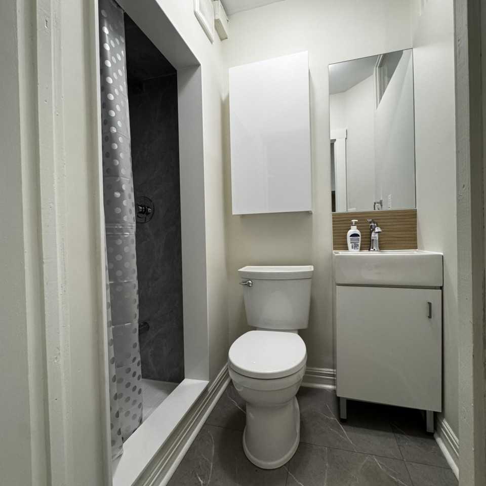 220 Keele St - Photo 5 of 5