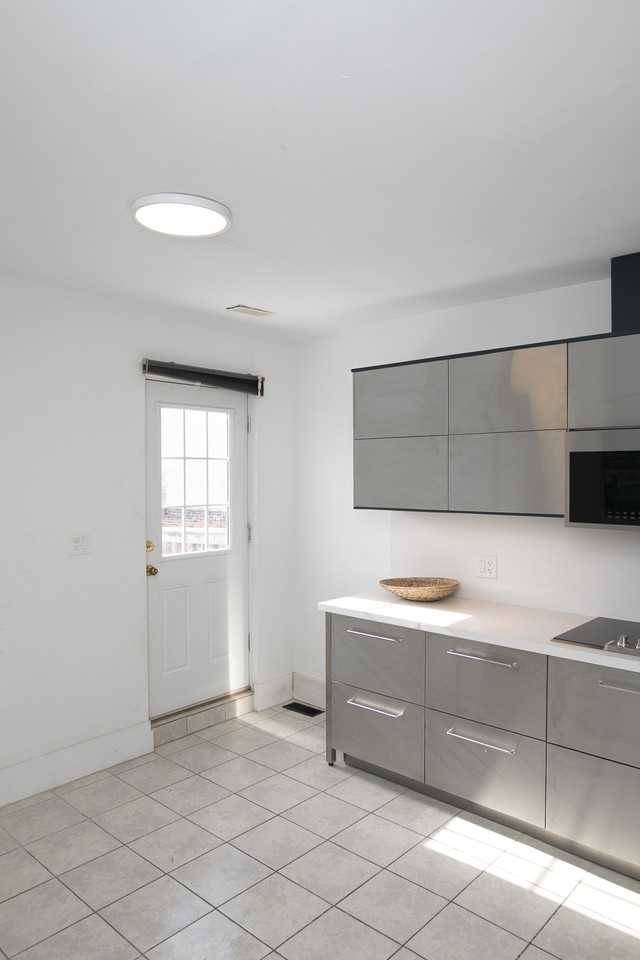 110 Barton Street East - Photo 3 of 18